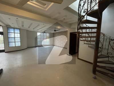 ای ۔ 11/2 ای ۔ 11,اسلام آباد میں 7 کمروں کا 16 مرلہ مکان 3.8 لاکھ میں کرایہ پر دستیاب ہے۔