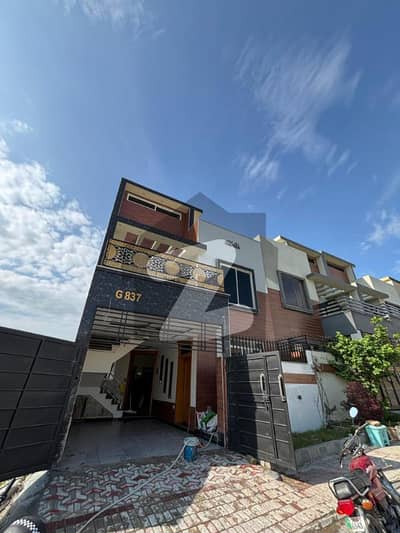 کوہستان انکلیو واہ کینٹ,واہ میں 5 کمروں کا 5 مرلہ مکان 1.92 کروڑ میں برائے فروخت۔