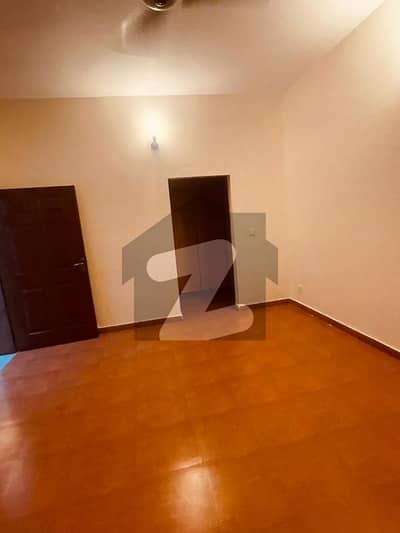 Beautiful House 5 Bedrooms Neat And Clean Well Maintained Near Park And Market Available For Sale In Askari 10 Sector D.