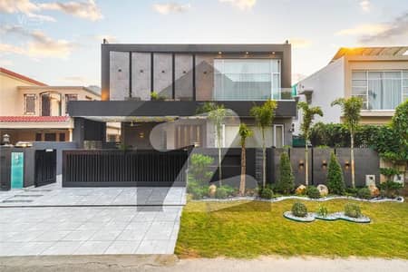 ڈی ایچ اے فیز 8 ڈیفنس (ڈی ایچ اے),لاہور میں 5 کمروں کا 1 کنال مکان 8.1 کروڑ میں برائے فروخت۔