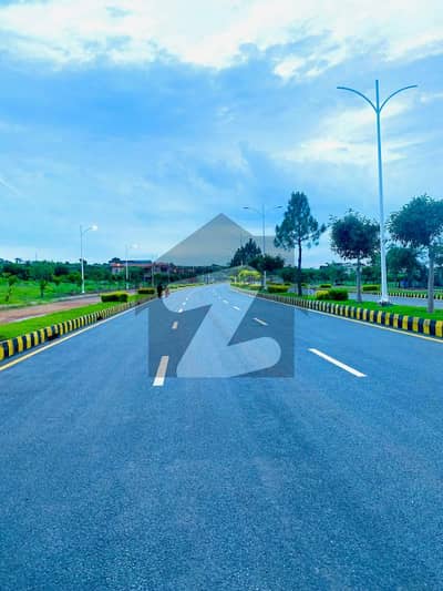 Main Road Size: 10 Marla Ideal Location Gulberg Residencia Islamabad