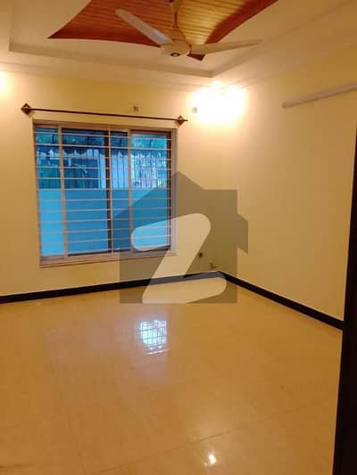 جی ۔ 11 اسلام آباد میں 5 کمروں کا 7 مرلہ مکان 8.0 کروڑ میں برائے فروخت۔