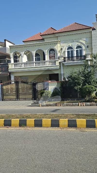 سٹی ہاؤسنگ سوسائٹی - بلاک بی سٹی ہاؤسنگ سوسائٹی,سیالکوٹ میں 3 کمروں کا 10 مرلہ بالائی پورشن 45.0 ہزار میں کرایہ پر دستیاب ہے۔ سٹی ہاؤسنگ سوسائٹی - بلاک بی سٹی ہاؤسنگ سوسائٹی,سیالکوٹ میں 3 کمروں کا 10 مرلہ بالائی پورشن 45.0 ہزار میں کرایہ پر دستیاب ہے۔