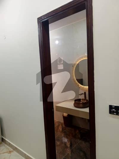 گلستانِِ جوہر ۔ بلاک 12 گلستانِ جوہر,کراچی میں 2 کمروں کا 8 مرلہ زیریں پورشن 60.0 ہزار میں کرایہ پر دستیاب ہے۔