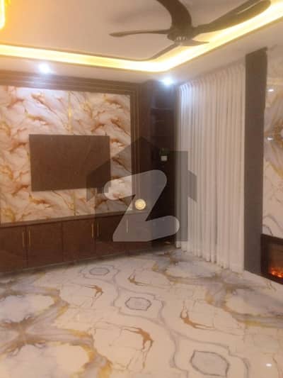 نشیمنِ اقبال فیز 2 نشیمنِ اقبال,لاہور میں 8 کمروں کا 1 کنال مکان 6.25 کروڑ میں برائے فروخت۔