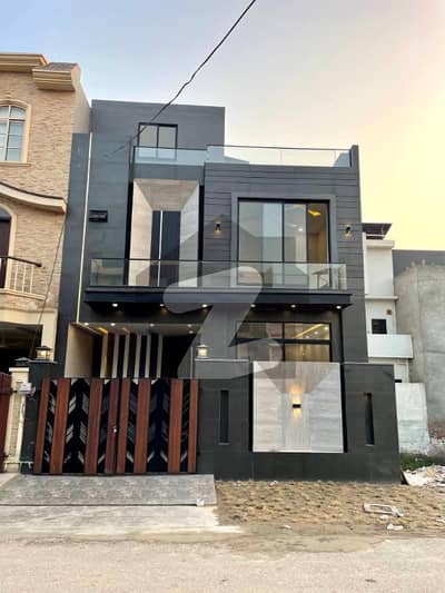 رائل آرچرڈ ملتان پبلک سکول روڈ,ملتان میں 3 کمروں کا 5 مرلہ مکان 1.9 کروڑ میں برائے فروخت۔