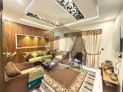 بحریہ ٹاؤن فیز 8 بحریہ ٹاؤن راولپنڈی,راولپنڈی میں 5 کمروں کا 7 مرلہ مکان 2.6 کروڑ میں برائے فروخت۔