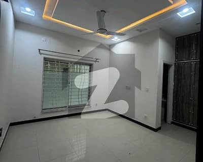 ایم پی سی ایچ ایس ۔ ملٹی گارڈنز بی ۔ 17,اسلام آباد میں 6 مرلہ مکان 70.0 ہزار میں کرایہ پر دستیاب ہے۔