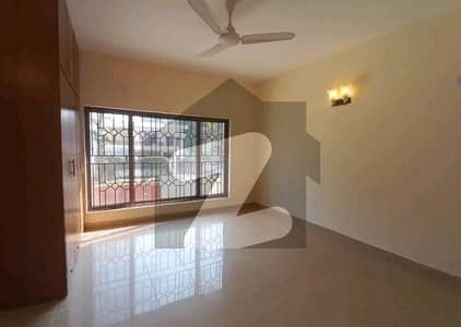 آئی ۔ 8/4 آئی ۔ 8,اسلام آباد میں 6 کمروں کا 1 کنال مکان 20.0 کروڑ میں برائے فروخت۔