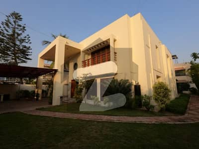 کلفٹن ۔ بلاک 5 کلفٹن,کراچی میں 10 کمروں کا 2 کنال مکان 10.0 لاکھ میں کرایہ پر دستیاب ہے۔