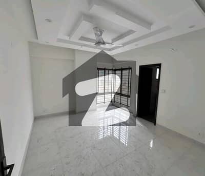 3200 Square Feet Spacious Flat Available In Askari 5 - Sector J For Sale