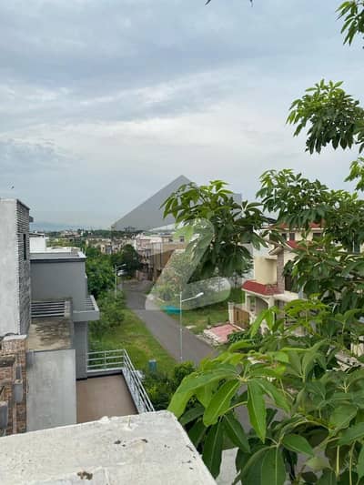 ایم پی سی ایچ ایس - بلاک بی ایم پی سی ایچ ایس ۔ ملٹی گارڈنز,بی ۔ 17,اسلام آباد میں 6 کمروں کا 10 مرلہ مکان 3.5 لاکھ میں کرایہ پر دستیاب ہے۔