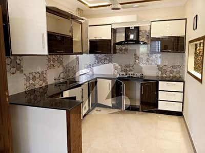 بحریہ ٹاؤن فیز 8 بحریہ ٹاؤن راولپنڈی,راولپنڈی میں 3 کمروں کا 5 مرلہ مکان 1.85 کروڑ میں برائے فروخت۔