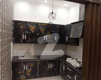 شاداب گارڈن لاہور میں 3 کمروں کا 4 مرلہ مکان 1.6 کروڑ میں برائے فروخت۔