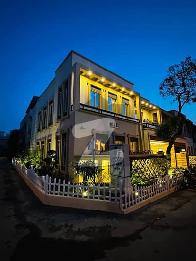 بحریہ ٹاؤن فیز 8 ۔ ابو بکر بلاک بحریہ ٹاؤن فیز 8 ۔ سفاری ویلی,بحریہ ٹاؤن فیز 8,بحریہ ٹاؤن راولپنڈی,راولپنڈی میں 6 کمروں کا 9 مرلہ مکان 3.8 کروڑ میں برائے فروخت۔