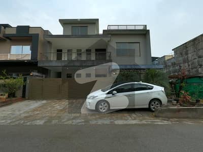 جی ۔ 14/4 جی ۔ 14,اسلام آباد میں 8 کمروں کا 14 مرلہ مکان 12.0 کروڑ میں برائے فروخت۔