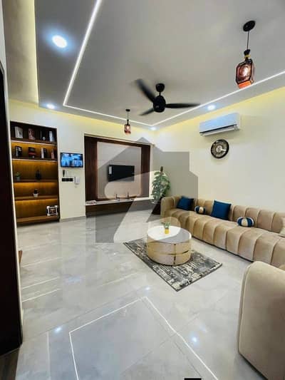 ڈی ایچ اے فیز 8 ڈی ایچ اے ڈیفینس,کراچی میں 7 کمروں کا 2 کنال مکان 23.5 کروڑ میں برائے فروخت۔