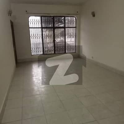 فیصل ٹاؤن لاہور میں 4 کمروں کا 10 مرلہ مکان 4.35 کروڑ میں برائے فروخت۔