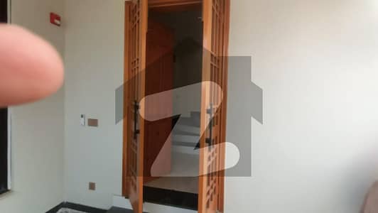 ڈی ایچ اے 11 رہبر لاہور میں 3 کمروں کا 5 مرلہ مکان 1.25 لاکھ میں کرایہ پر دستیاب ہے۔