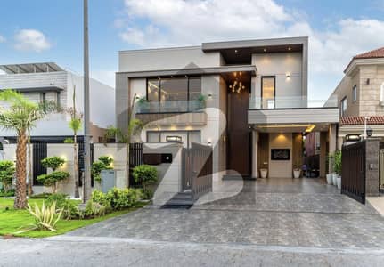 ڈی ایچ اے فیز 7 ڈیفنس (ڈی ایچ اے),لاہور میں 5 کمروں کا 1 کنال مکان 3.1 لاکھ میں کرایہ پر دستیاب ہے۔