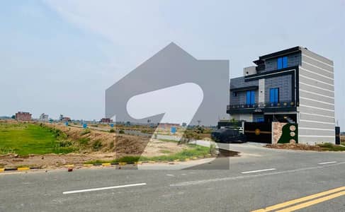 Most Near To Chanab Road 200 feet Hottest Location Investor Rate Plot