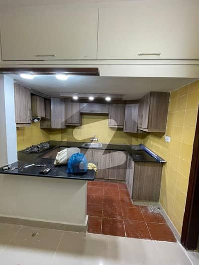 3Bed DD Apartment for Rent