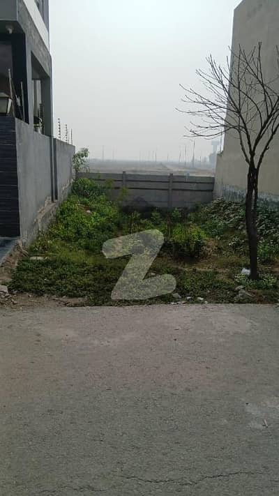 ڈی ایچ اے 9 ٹاؤن ۔ بلاک سی ڈی ایچ اے 9 ٹاؤن,ڈیفنس (ڈی ایچ اے),لاہور میں 5 مرلہ رہائشی پلاٹ 1.25 کروڑ میں برائے فروخت۔ ڈی ایچ اے 9 ٹاؤن ۔ بلاک سی ڈی ایچ اے 9 ٹاؤن,ڈیفنس (ڈی ایچ اے),لاہور میں 5 مرلہ رہائشی پلاٹ 1.25 کروڑ میں برائے فروخت۔