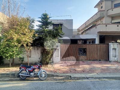 بحریہ ٹاؤن فیز 2 بحریہ ٹاؤن راولپنڈی,راولپنڈی میں 3 کمروں کا 2 مرلہ مکان 6.5 کروڑ میں برائے فروخت۔