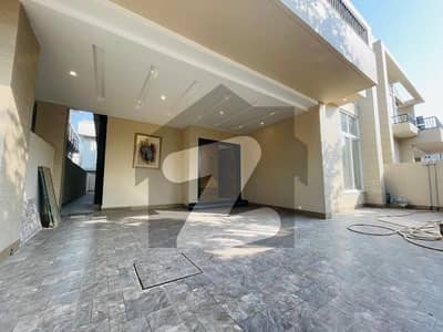 بحریہ انکلیو - سیکٹر سی 1 بحریہ انکلیو,بحریہ ٹاؤن,اسلام آباد میں 5 کمروں کا 10 مرلہ مکان 6.5 کروڑ میں برائے فروخت۔