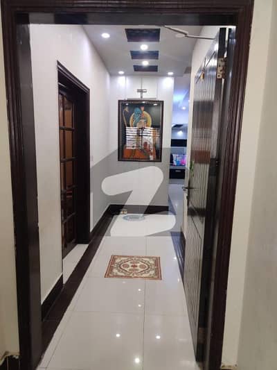 کلفٹن ۔ بلاک 2 کلفٹن,کراچی میں 3 کمروں کا 8 مرلہ فلیٹ 1.25 لاکھ میں کرایہ پر دستیاب ہے۔