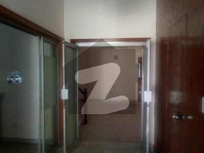 ایف ۔ 8 اسلام آباد میں 4 کمروں کا 1 کنال مکان 24.0 کروڑ میں برائے فروخت۔