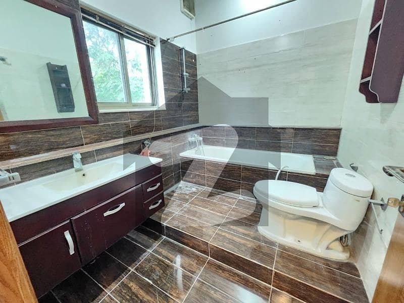 HOUSE FOR RENT IN F-6 HOUSE FOR RENT IN F-6