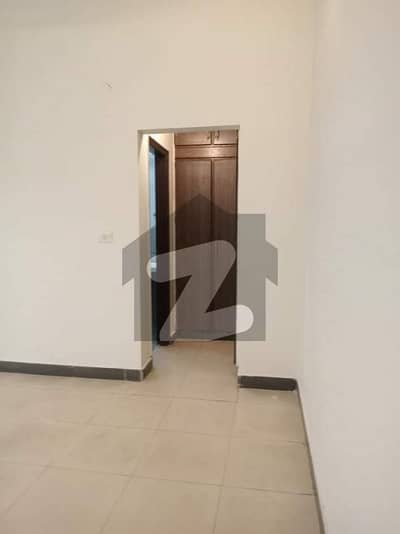Brand NEW 4 Bed Beautiful Apartment Available for rent in Askari 10 Sec S Lahore