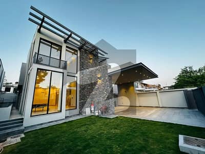 ای ۔ 7 اسلام آباد میں 10 کمروں کا 2 کنال مکان 13.0 ارب میں برائے فروخت۔