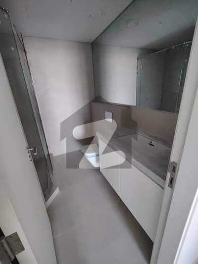 امارکریسنٹ بے ڈی ایچ اے فیز 8,ڈی ایچ اے ڈیفینس,کراچی میں 2 کمروں کا 7 مرلہ فلیٹ 5.0 کروڑ میں برائے فروخت۔