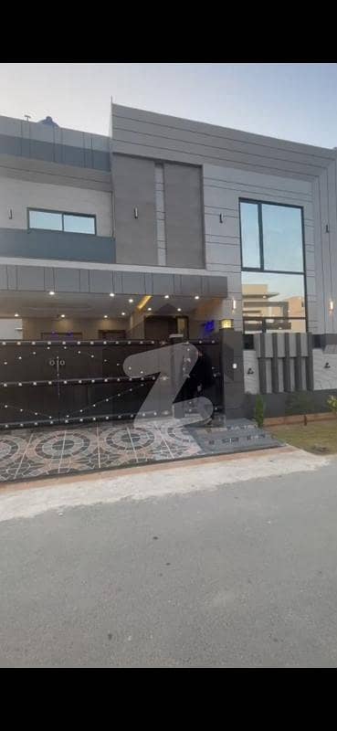 فارمانئیٹس ہاؤسنگ سکیم ۔ بلاک ایم فارمانئیٹس ہاؤسنگ سکیم,لاہور میں 5 کمروں کا 10 مرلہ مکان 3.9 کروڑ میں برائے فروخت۔