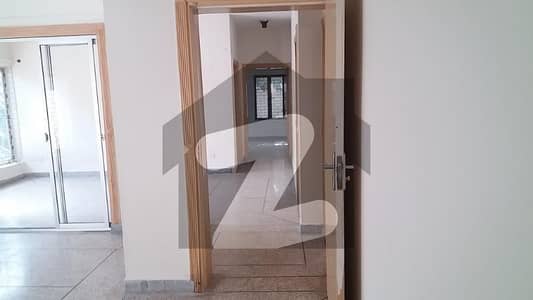 ایف ۔ 6 اسلام آباد میں 3 کمروں کا 1 کنال زیریں پورشن 2.0 لاکھ میں کرایہ پر دستیاب ہے۔