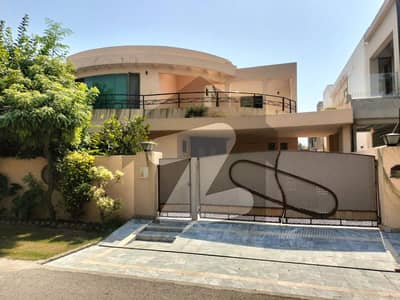 Defence 1 kanal Silghtly Used Well Maintained Owner Build Bungalow Hot Location Near to Sector Park