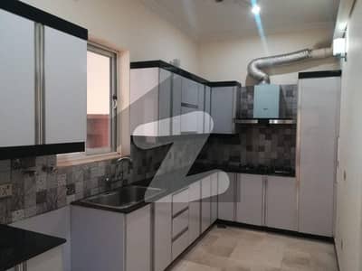 جی ۔ 13 اسلام آباد میں 3 کمروں کا 14 مرلہ زیریں پورشن 1.35 لاکھ میں کرایہ پر دستیاب ہے۔