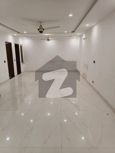 4 Marla Office Available For Rent Good Location Lift Available