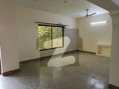 In I-8/4 Of Islamabad, A 14 Marla Lower Portion Is Available