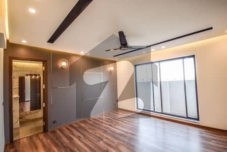1 KANAL MODERN UPPER PORTION FOR RENT IN DHA PHASE 5