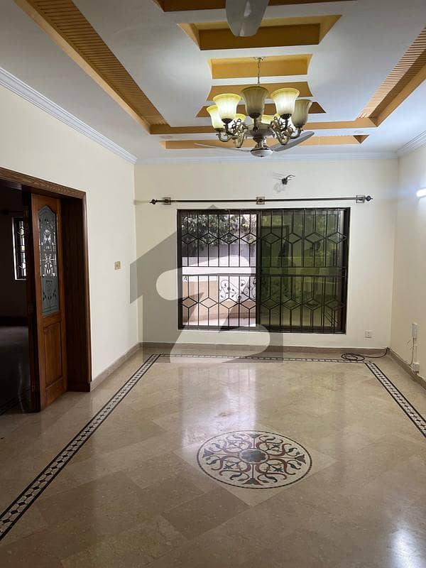 House For Rent in F-6 House For Rent in F-6