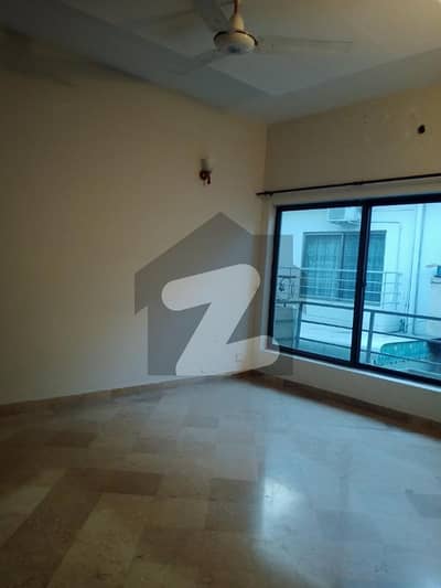 A 1 Kanal Upper Portion Is Up For Grabs In I-8 For Rent