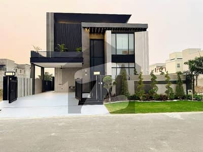 ڈی ایچ اے فیز 7 - بلاک ٹی فیز 7,ڈیفنس (ڈی ایچ اے),لاہور میں 5 کمروں کا 1 کنال مکان 3.0 لاکھ میں کرایہ پر دستیاب ہے۔