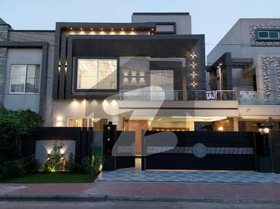 سٹی ہاؤسنگ سوسائٹی سیالکوٹ میں 5 کمروں کا 10 مرلہ مکان 4.0 کروڑ میں برائے فروخت۔