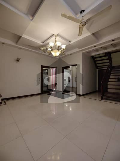 ڈی ایچ اے فیز 4 ڈیفنس (ڈی ایچ اے),لاہور میں 4 کمروں کا 10 مرلہ مکان 1.99 لاکھ میں کرایہ پر دستیاب ہے۔ ڈی ایچ اے فیز 4 ڈیفنس (ڈی ایچ اے),لاہور میں 4 کمروں کا 10 مرلہ مکان 1.99 لاکھ میں کرایہ پر دستیاب ہے۔