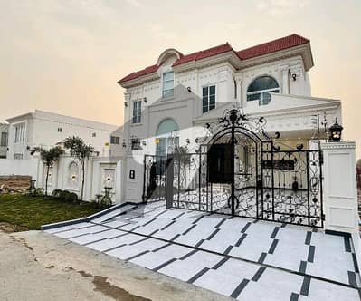 سٹی ہاؤسنگ سوسائٹی گوجرانوالہ میں 6 کمروں کا 1 کنال مکان 7.0 کروڑ میں برائے فروخت۔