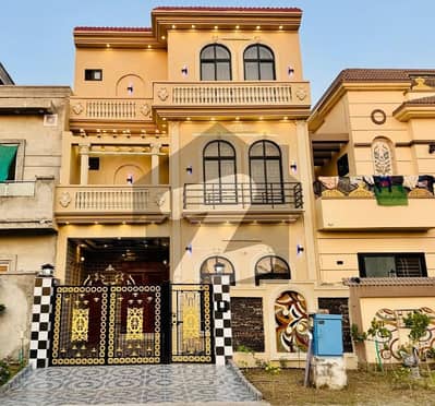 سٹی ہاؤسنگ سوسائٹی گوجرانوالہ میں 4 کمروں کا 5 مرلہ مکان 2.0 کروڑ میں برائے فروخت۔