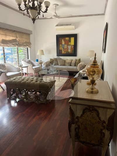 ڈی ایچ اے فیز 1 ڈیفنس (ڈی ایچ اے),لاہور میں 5 کمروں کا 1 کنال مکان 6.75 کروڑ میں برائے فروخت۔